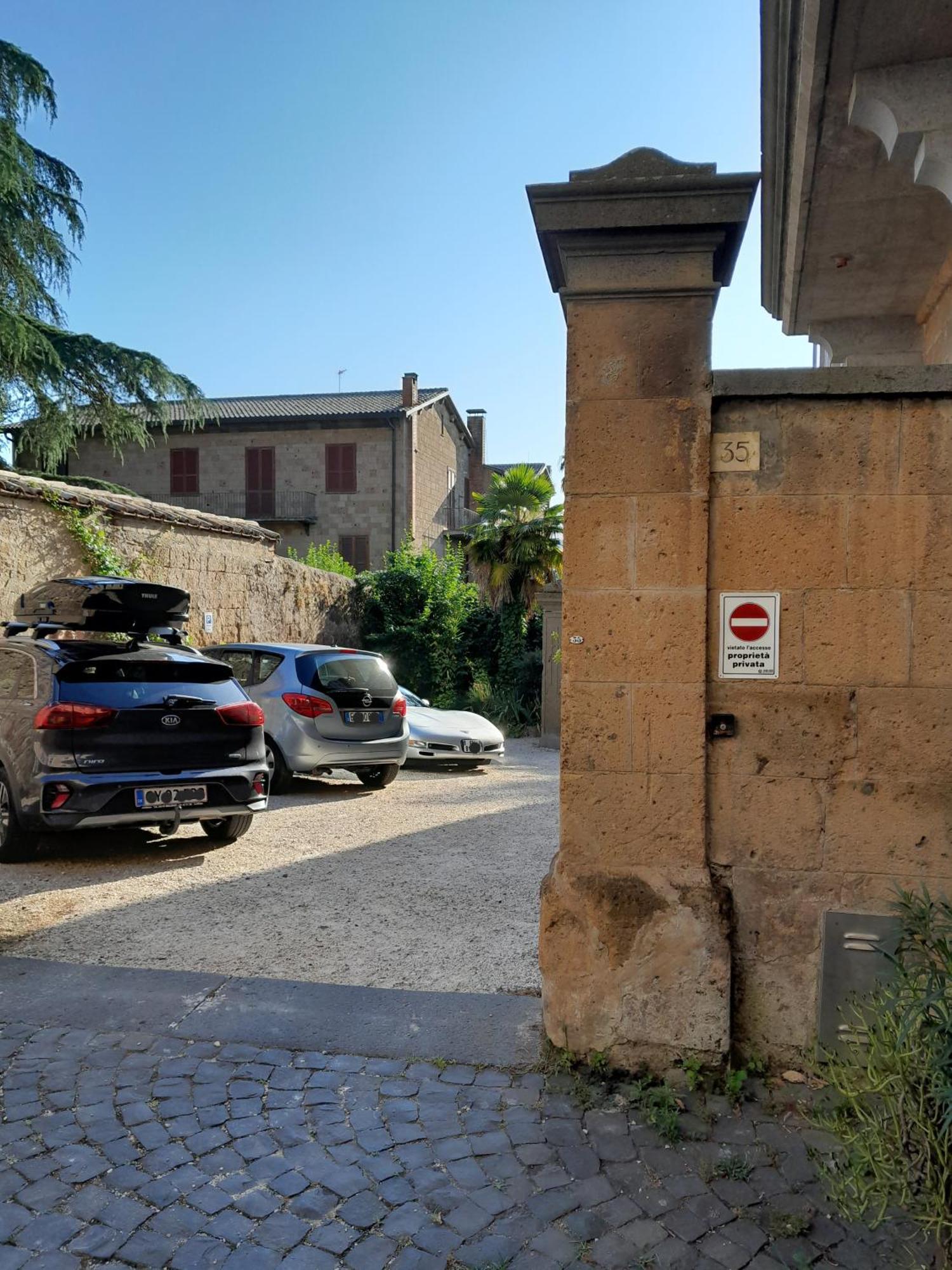 Porta Vivaria Orvieto- Private Parking Экстерьер фото